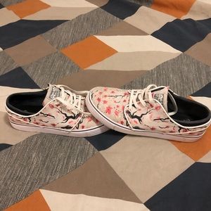 *Rare* Cherry blossom Nike Stefan Jenoski’s